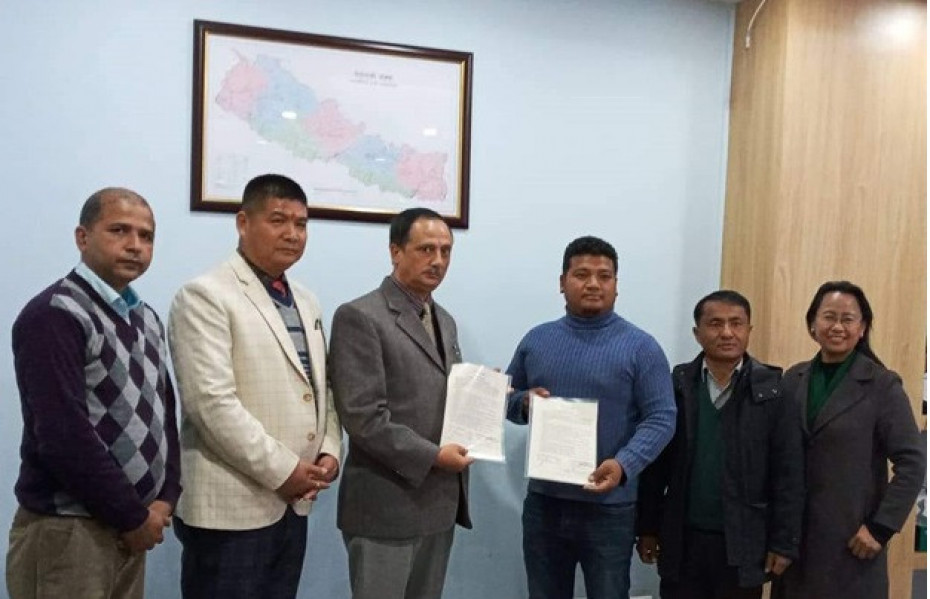 अजोड इन्स्योरेन्स र मिगहोल्डिङसबीच सामूहिक दुर्घटना बीमा सम्बन्धी सम्झौता